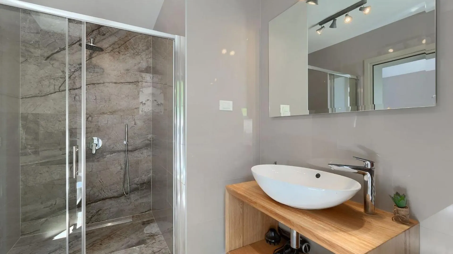 Luxury Villa Arman With Whirlpool In Visinada Vizinada